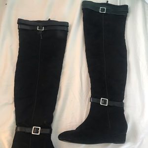 Knee high black suede boots!!